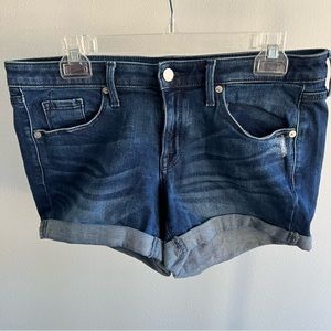 Massing denim shorts